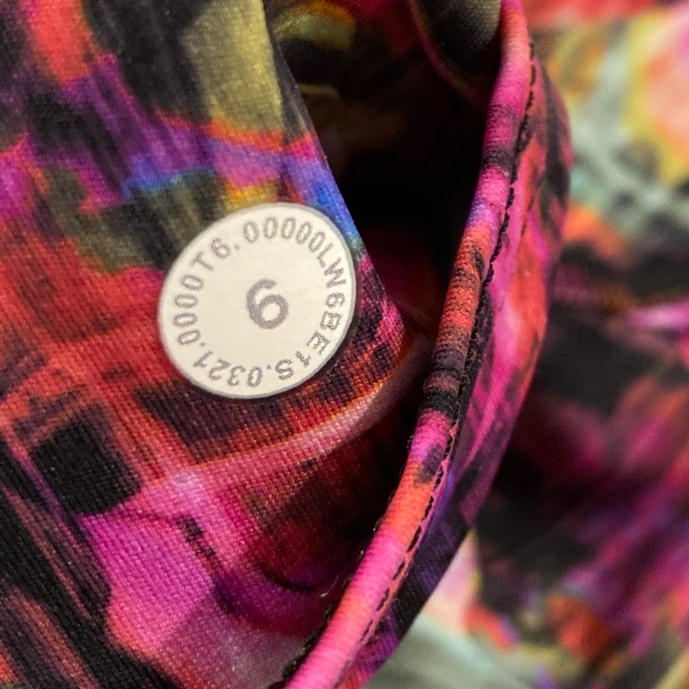 Lululemon Fast and Free High-Rise Crop 23"
5 Pocket Hyper Flow Pink Multi SZ6 - Picture 13 of 13